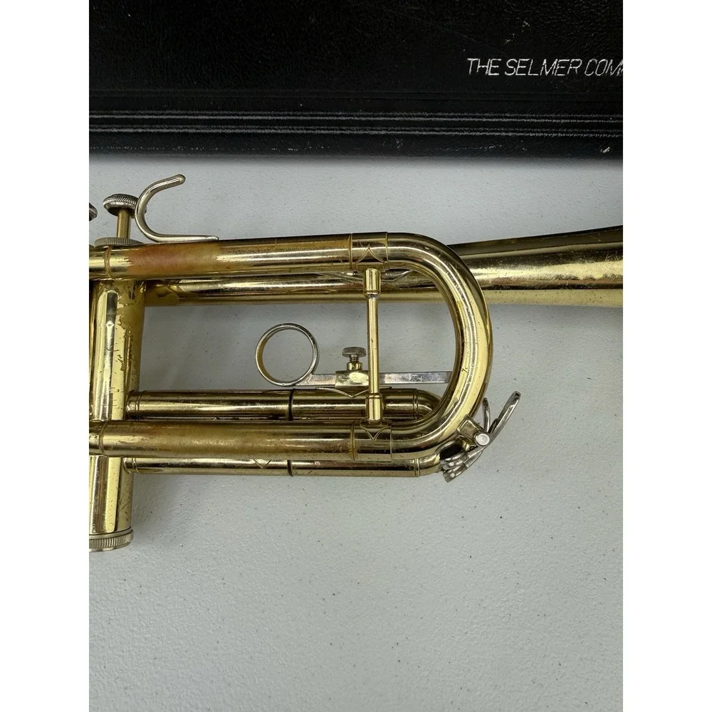 Selmer Bach TR300 Student Trumpet Bundle w/Hard Case & 5c Mouthpiece Beginner